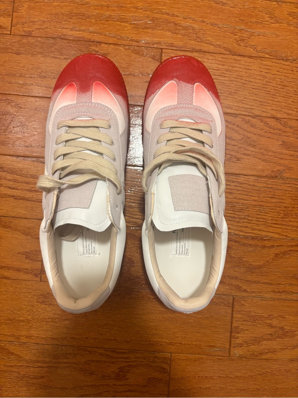 Maison Margiela red/bloody toe gats

Brand new!
Size 10